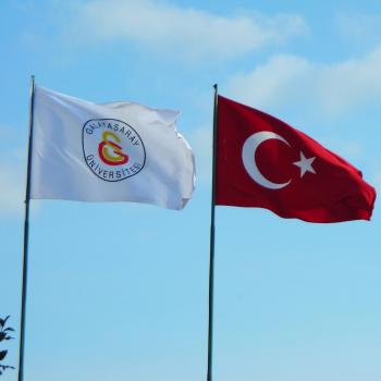 rasel-galatasaray-gonder-bayrak
